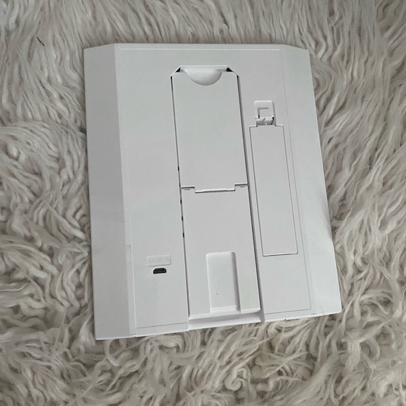 Small Foldable Vanity Mirror - Picture 3 of 4